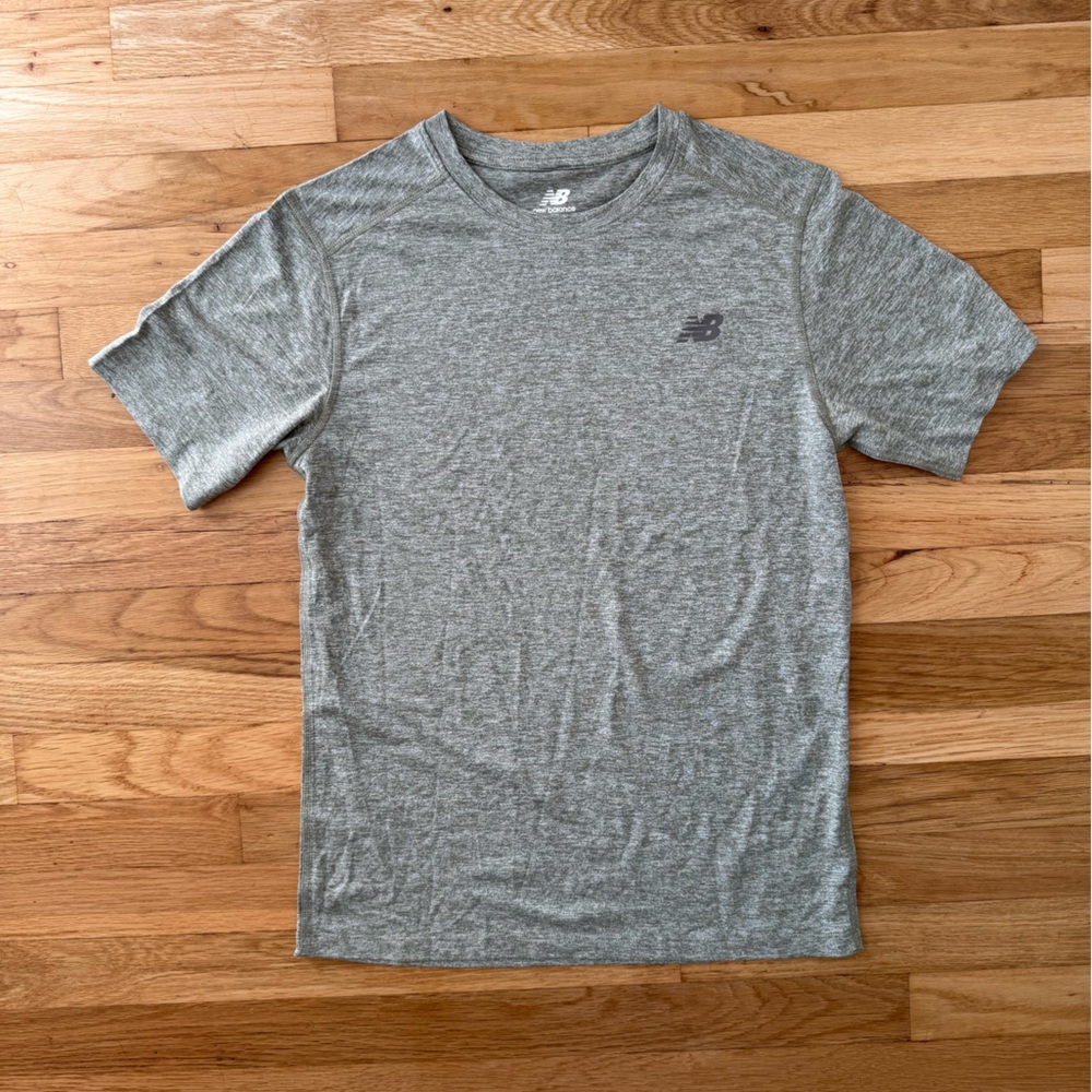 New Balance Heather Gray/Green Men's Short Sleeve Tee
